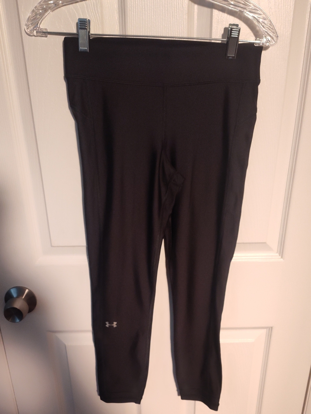 Under Armour Black Women’s Cropped Performance Leggings
